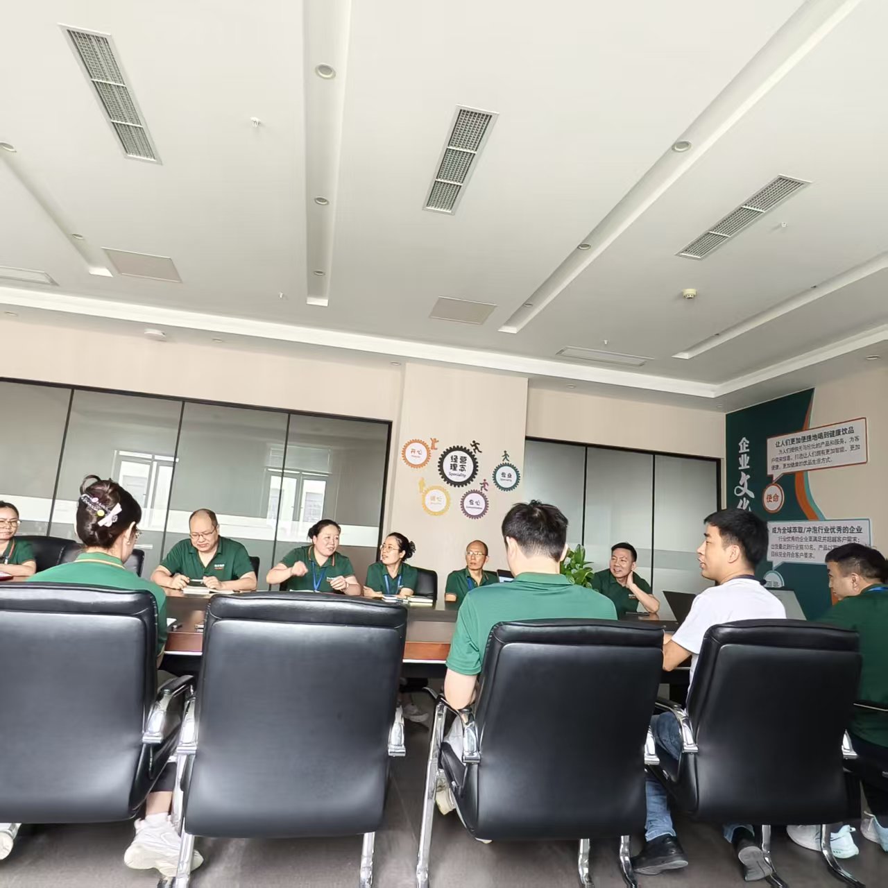새로운 완전 자동 커피 머신 SV205가 글로벌 홈 커피 시장에서 돋보이는 이유는 무엇입니까?